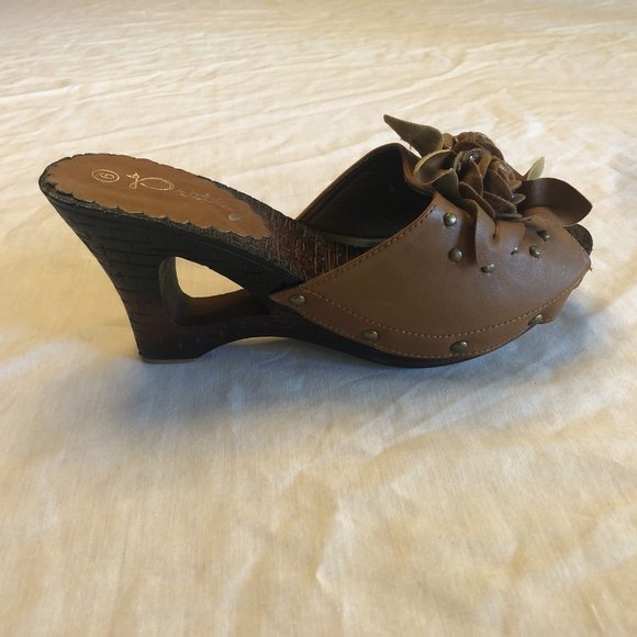 Pretty Brown Sandals Size 9 - Picture 8 of 13